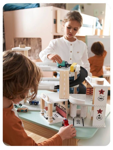 Autogarage, Parkhaus & Tankstelle, Holz FSC® - mehrfarbig